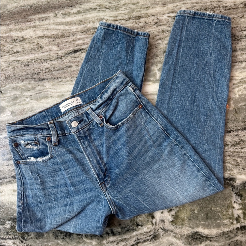 Abercrombie & Fitch High-Rise Mom Jean